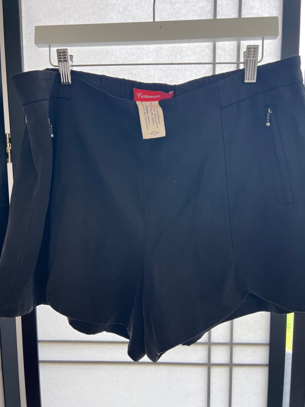 Cartonnier Anthro Black Scallop-Hem Women's Shorts with Zip Pockets